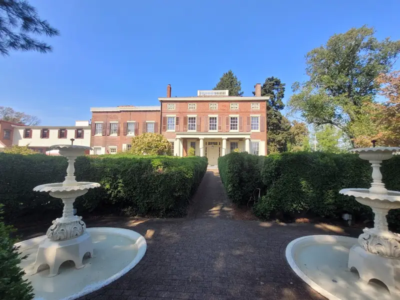 Historic Smithville Mansion.